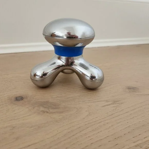 Brookstone Buzz Mini Massager - Picture 1 of 4